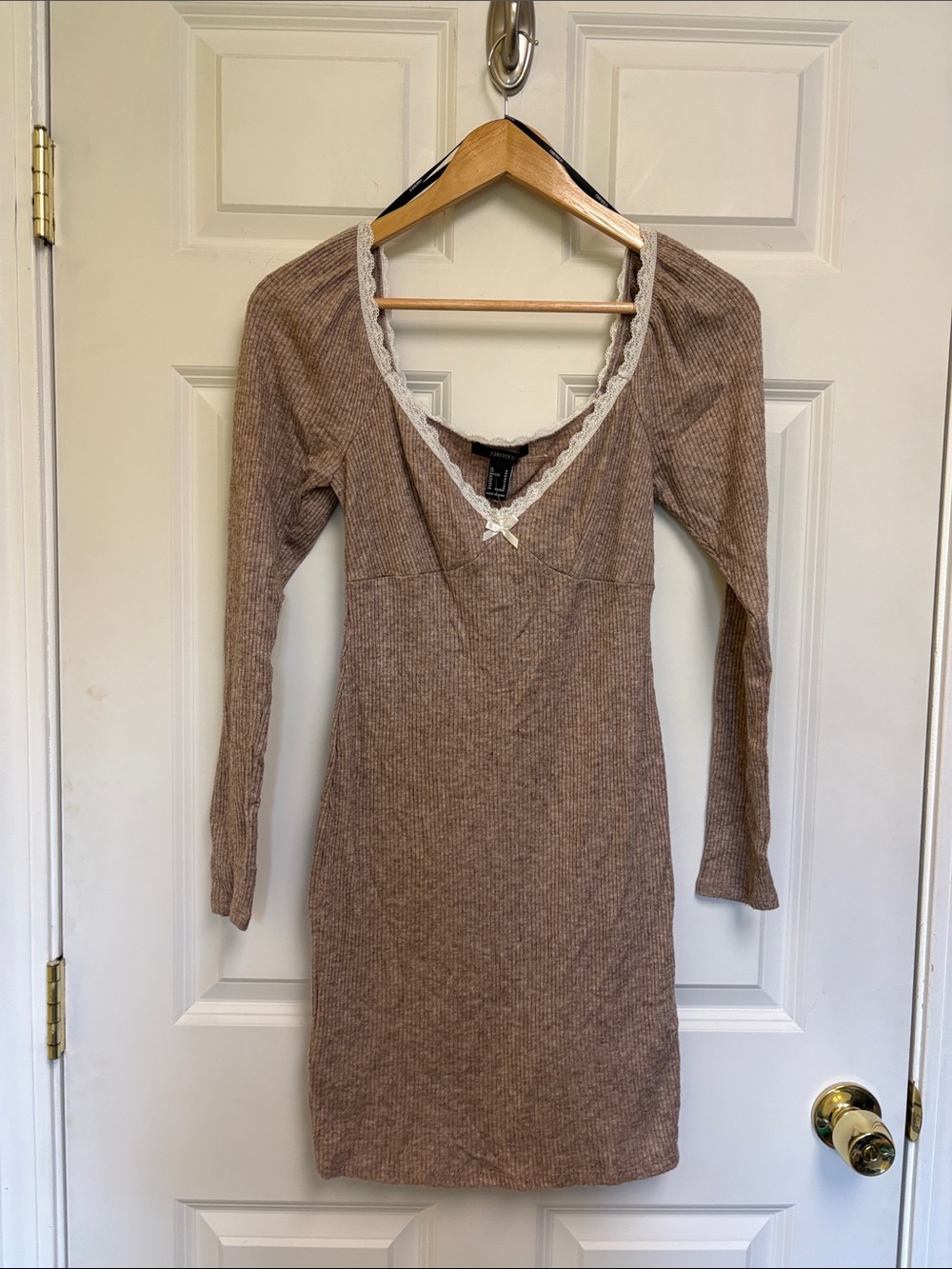 NWOT Forever 21 Taupe Ribbed Long Sleeve V-Neck Dress with Lace Trim - Picture 2 of 9
